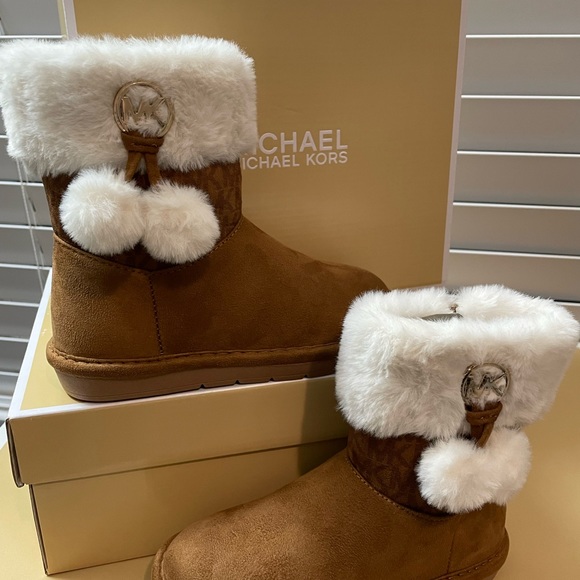 NWT Michael Kors Child Suede Boots - Picture 4 of 14